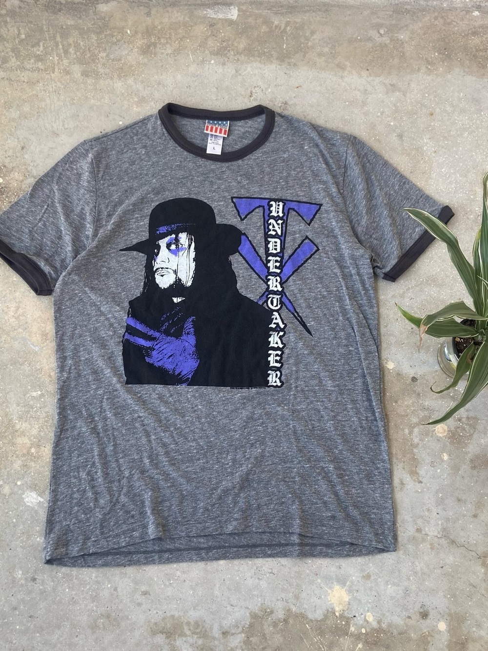 Vintage Style WWE The Undertaker Ringer T-Shirt Mens L Gray Junk Food Clothing